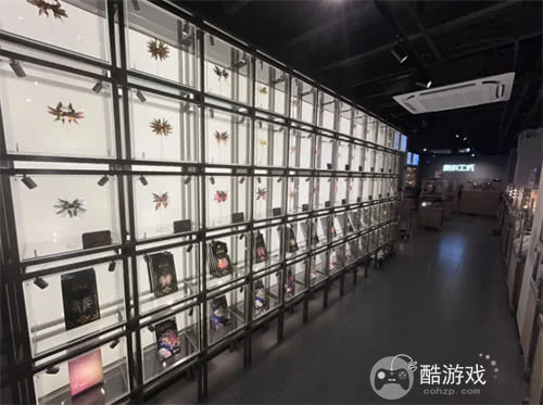 拼酷ChinaJoy全球首发“点翠·二十二凤冠”，以拼装潮玩续写千年国粹华章