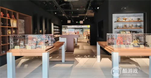 拼酷ChinaJoy全球首发“点翠·二十二凤冠”，以拼装潮玩续写千年国粹华章