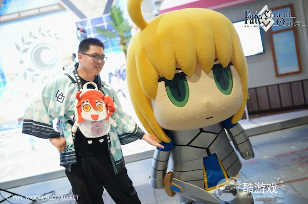 BW2025镇展之宝现身《FGO》携巨型誓约胜利之剑亮相BW嗨翻全场!