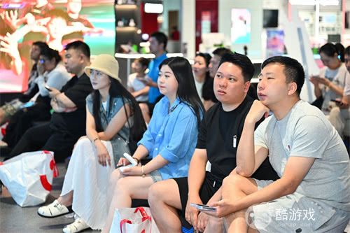 《魔灵召唤》首次登陆沈阳，人气选手集结，现场气氛火热！